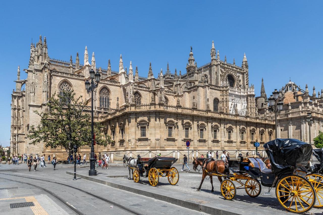 Waou Cosy III Sevilla Cathedral Exterior photo